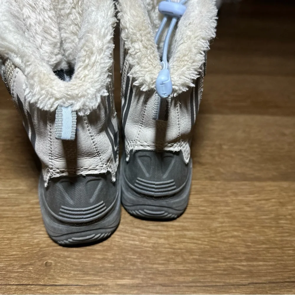 Columbia Bugaboot Plus IV Girls Snow Boots Size 2 Beige Gray Waterproof Faux Fur